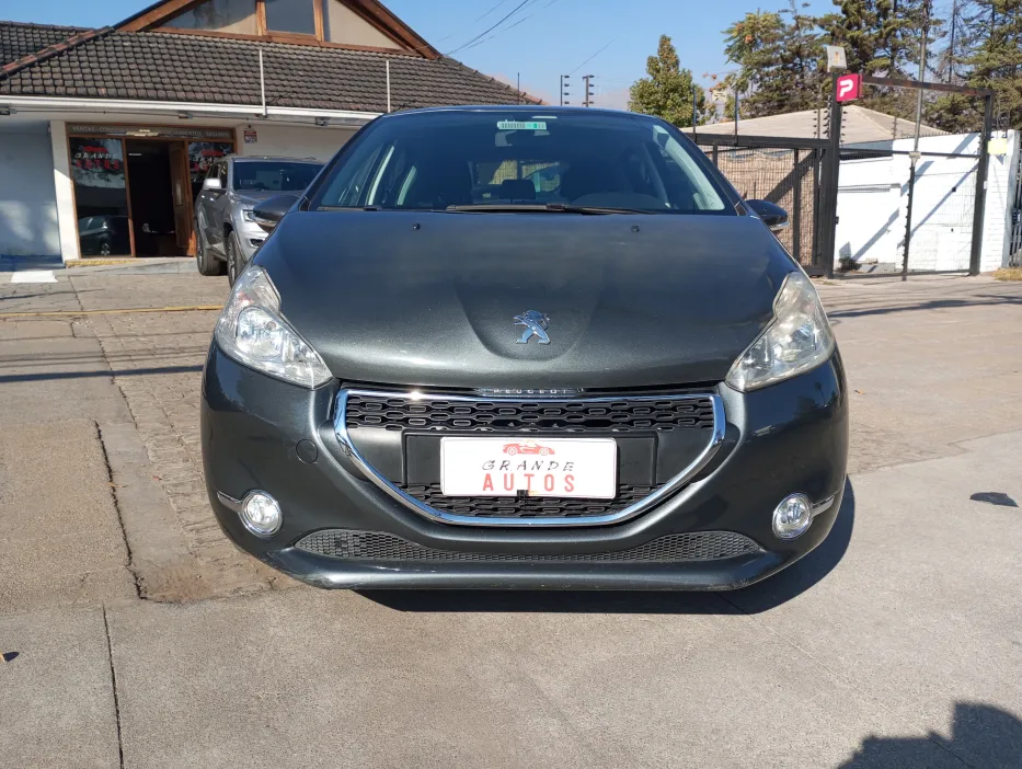 Imagen 2 PEUGEOT 208 Active 1.2 MT