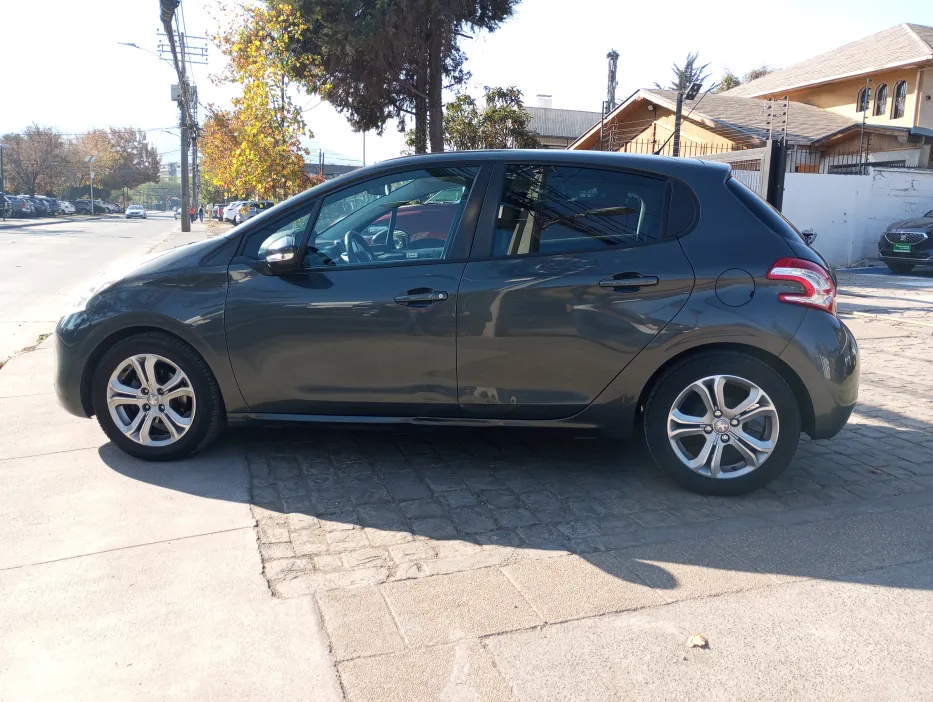 Imagen 8 PEUGEOT 208 Active 1.2 MT