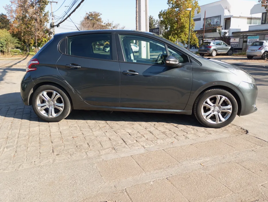 Imagen 9 PEUGEOT 208 Active 1.2 MT